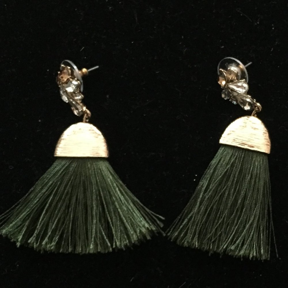 NWOT Green & Gold Fringe Tassel Earrings